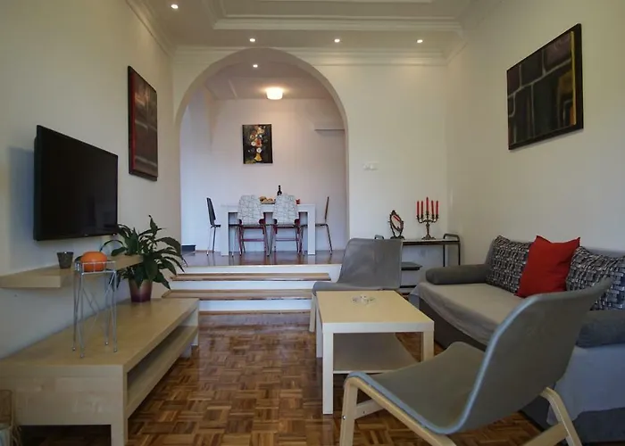 Laura Apartament *