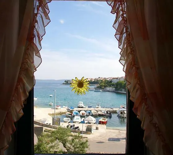 Laura * Trogir